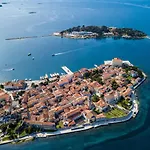 Nino-4 By Interhome * Poreč